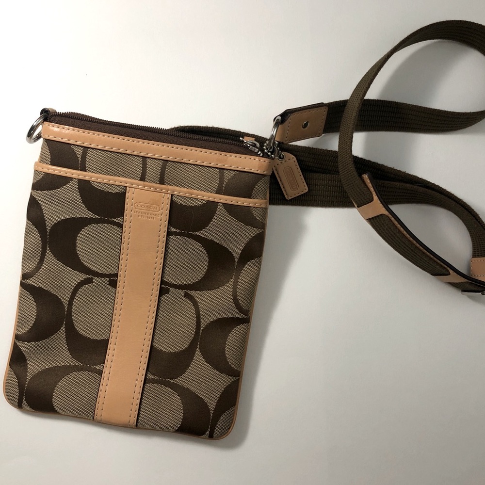 Coach Signature Swingback Crossbody Bag